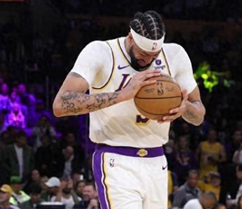 STAR SPORTS-浓眉哥连续五场比赛得分超过爆冷，湖人不断突破！热度持续攀升的简单介绍