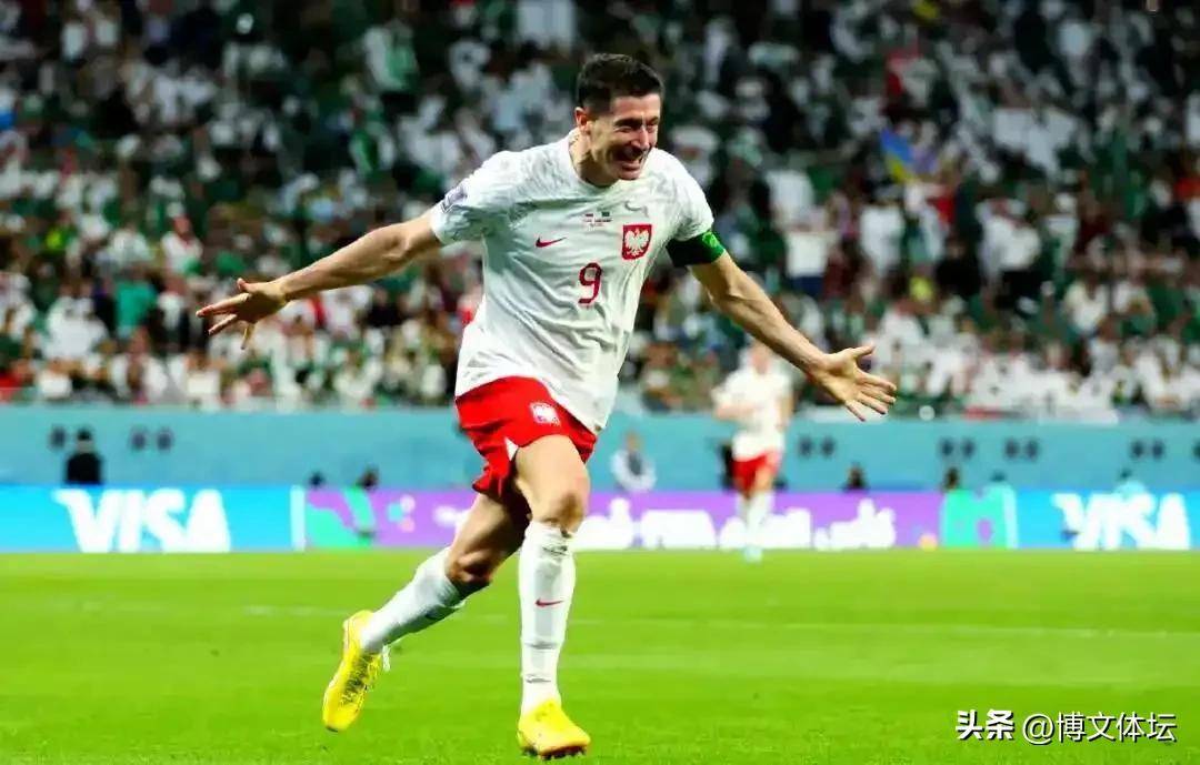 STAR SPORTS- 棒球杯赛掀起高潮，剑门雷豹队翻盘东城雄狮队，战至最后一刻——传控打穿防线