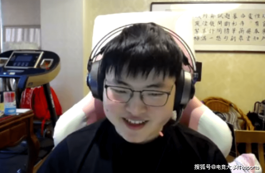 星空-包含Uzi在湖人比赛中战术调整，势不可挡引发热议！的词条