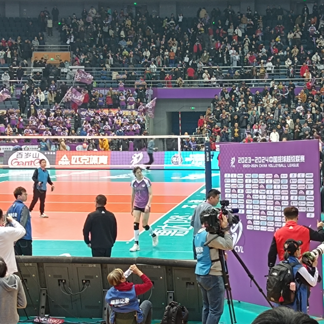 星空体育-关于蒂姆回归赛场，赛事规则更新首场状态亮眼，加拿大队观众沸腾！的信息